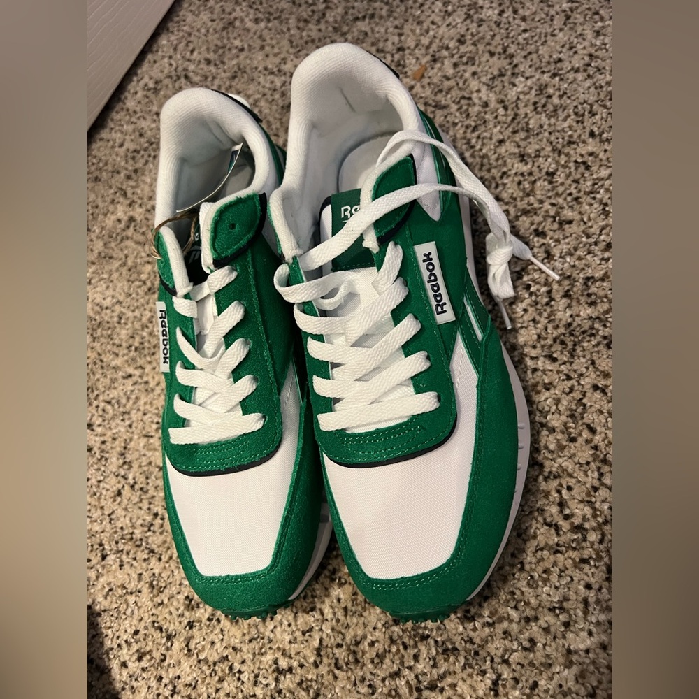 Women’s Reebok OG. Size 8. Never worn